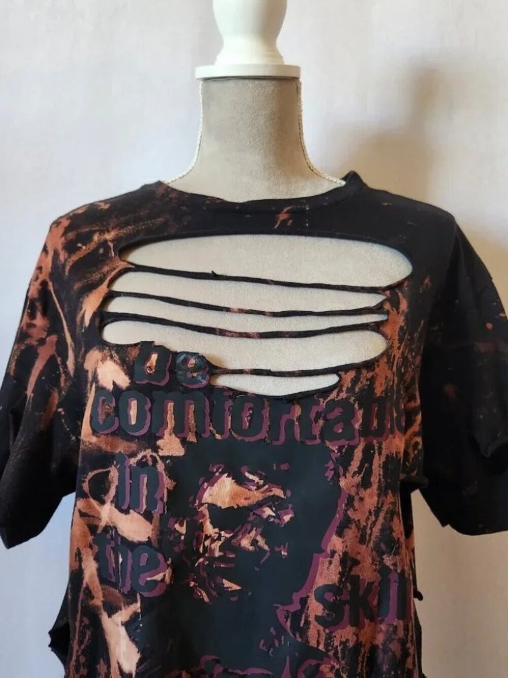 Next Level Apparel Women's Size Medium Be Comfortable In The Skin You're In Tee - Picture 3 of 13